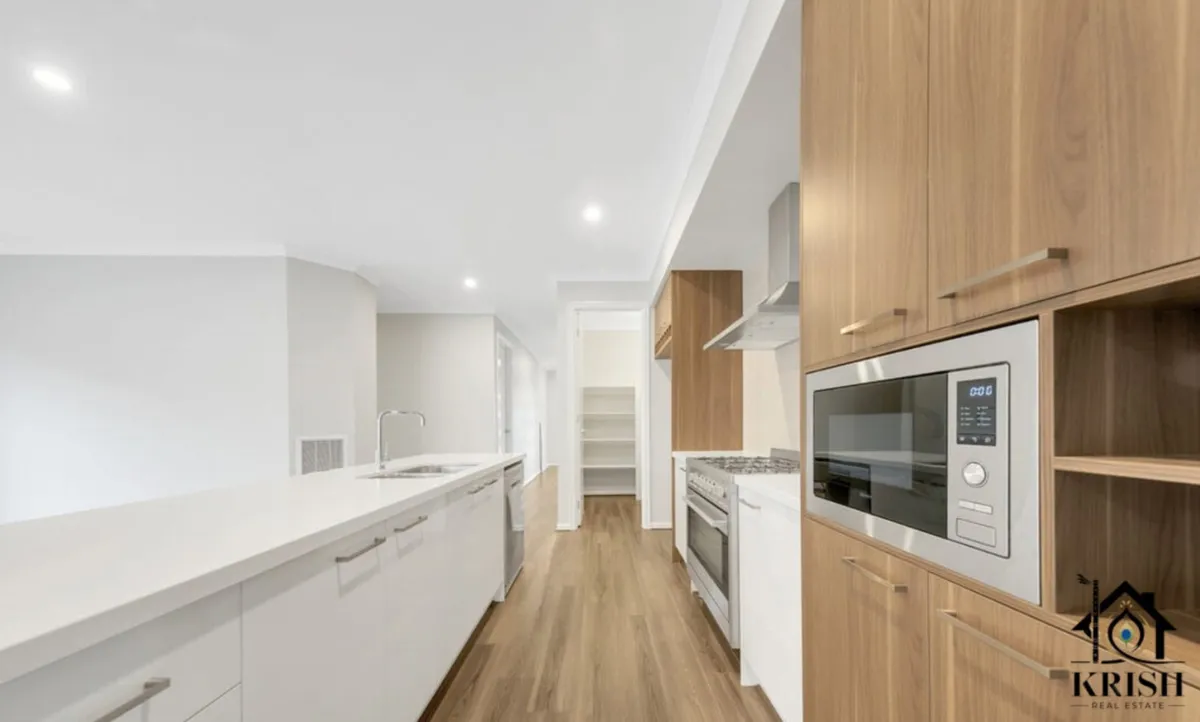 3 Decumbens Way, Donnybrook VIC 3064 — property photograph 2