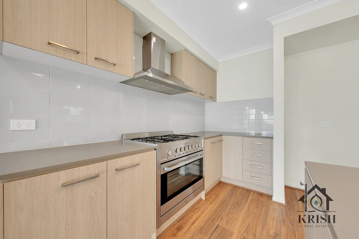 58 Hardwood Grove, Donnybrook VIC 3064 — property photograph 2