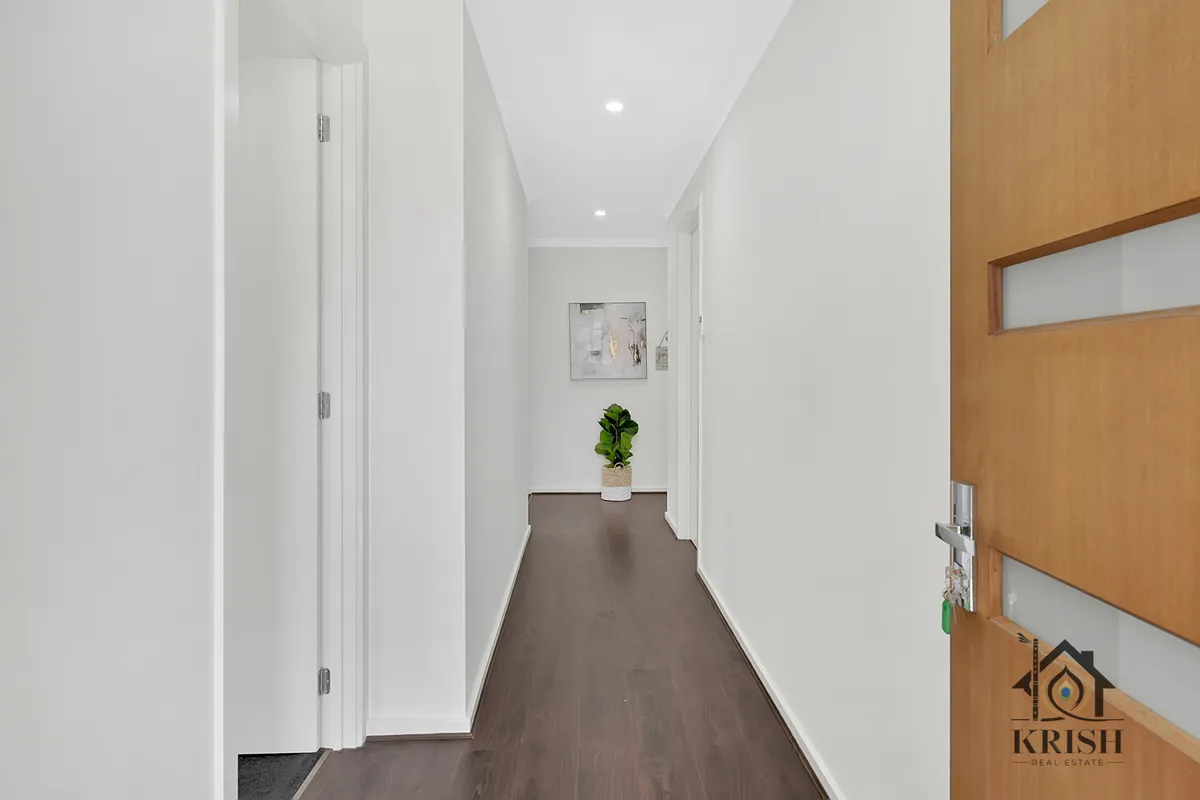 15 Wollemi Avenue, Wollert VIC 3750 — property photograph 2