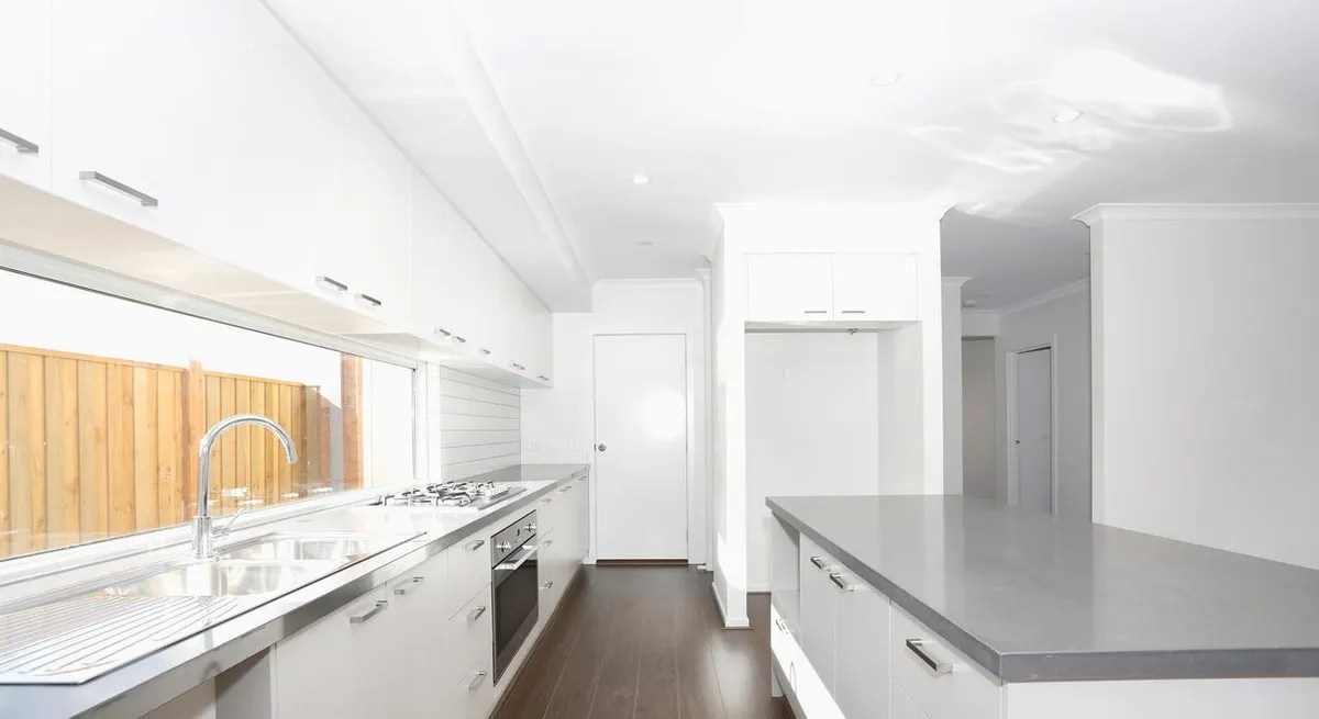9 Tooronga Drive, Mickleham VIC 3064 — property photograph 2