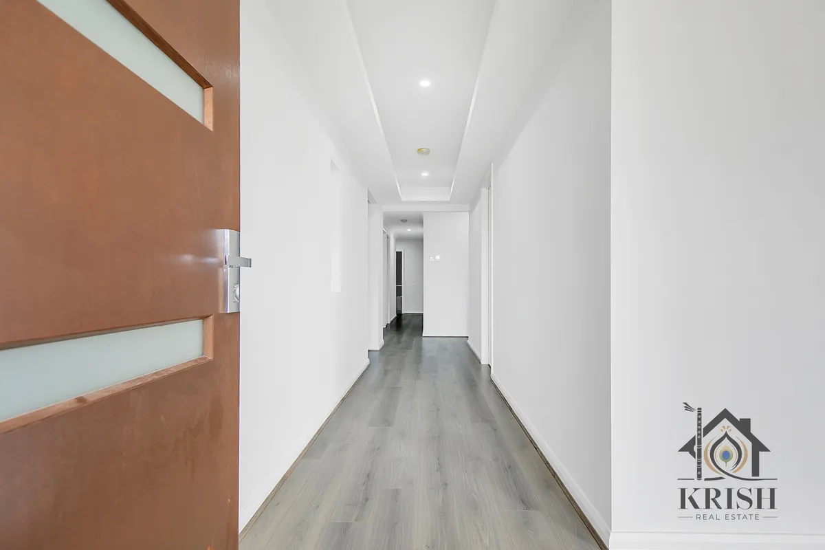 4 Topiary Way, Donnybrook VIC 3064 — property photograph 2