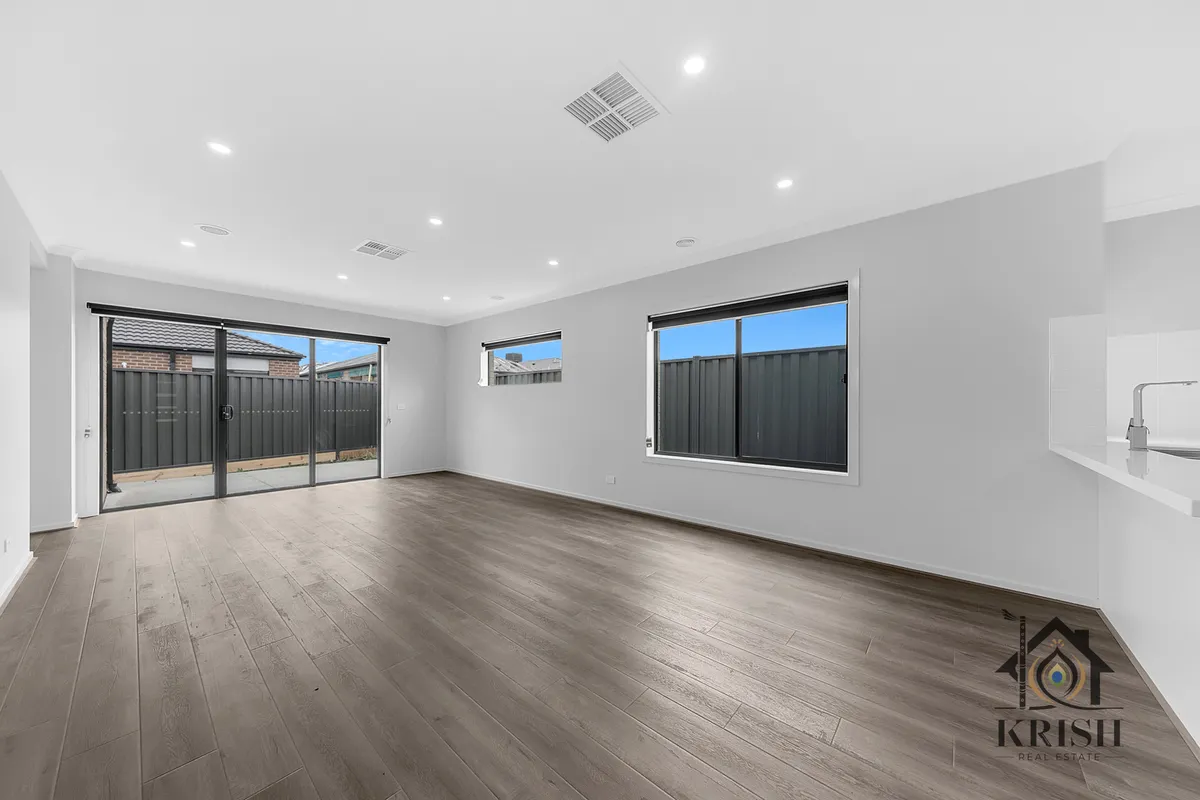 19 Wombargo Crescent, Wollert VIC 3750 — property photograph 2