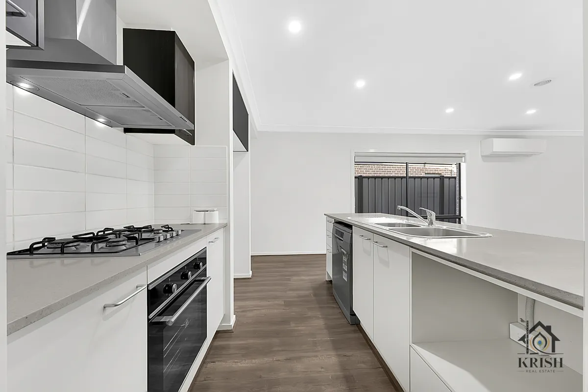 49  ELEVATION BOULEVARD, Craigieburn VIC 3064 — property photograph 2