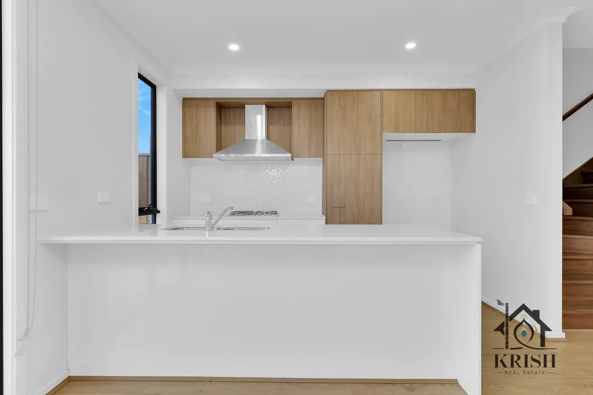 1 Barn Avenue, Wollert VIC 3750 — property photograph 2